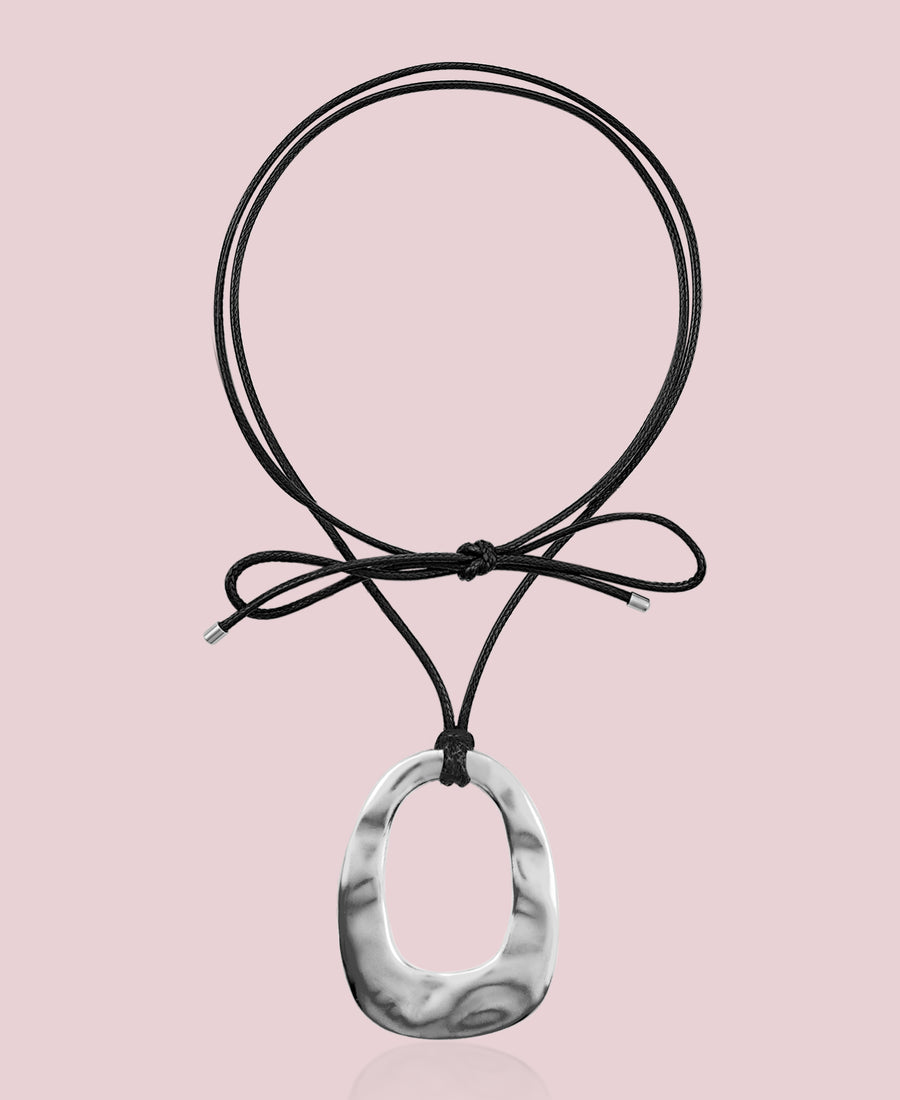 THE OMACHONU NECKLACE